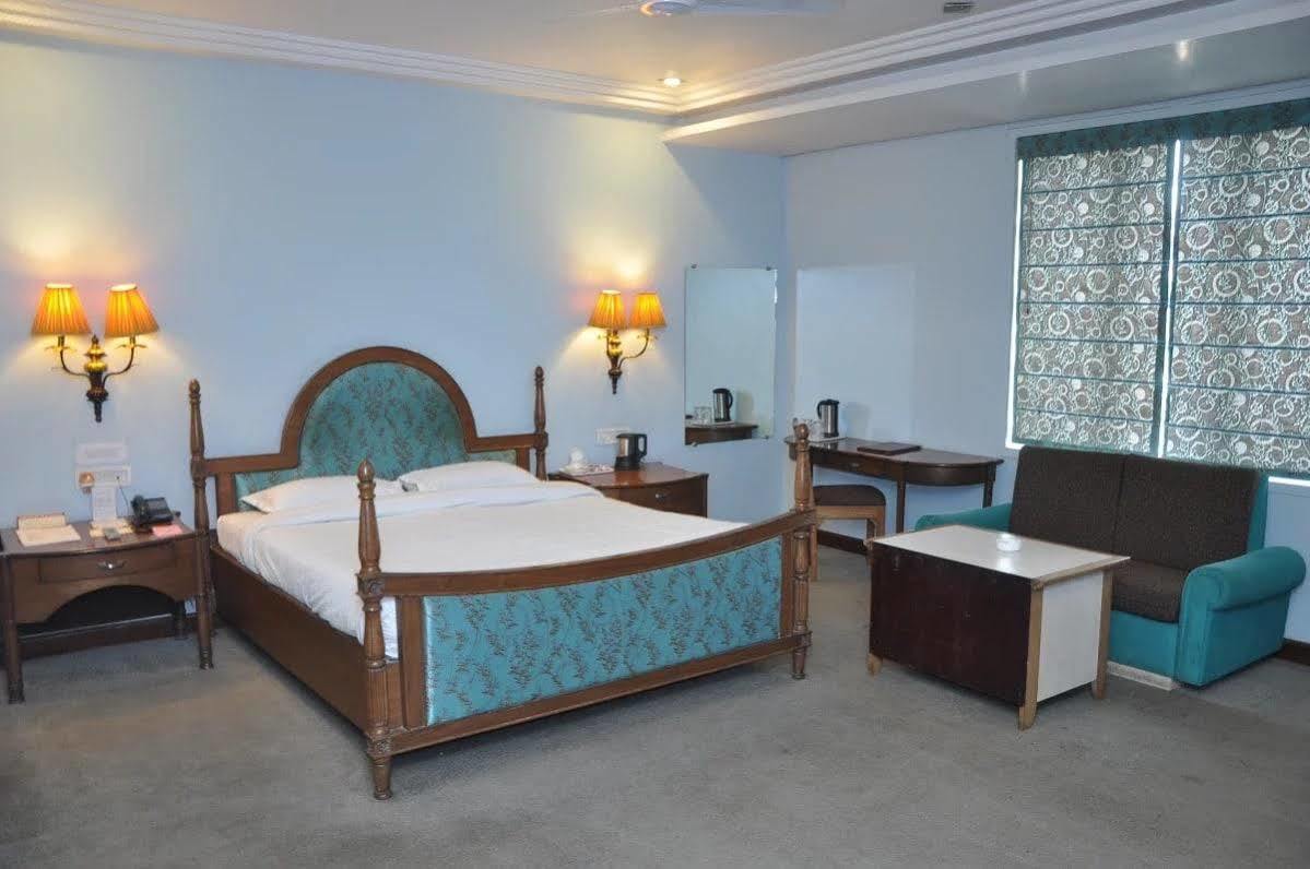 Hotel Grand International Raipur  Exterior photo